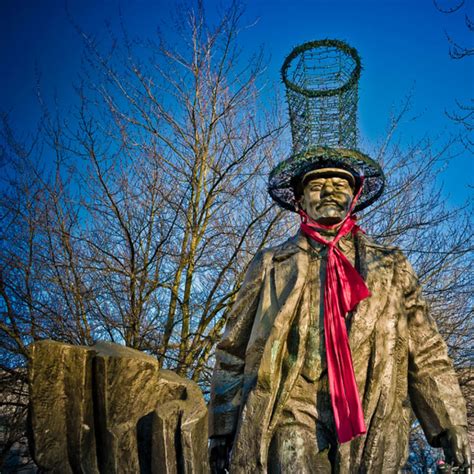 Lenin Statue, Fremont, Washington - Land of the Bigs