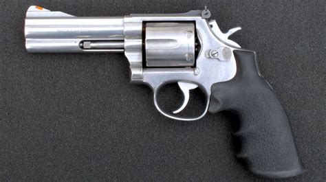 A Gun to Ride the River With: The Smith & Wesson 686 – RevolverGuy.Com