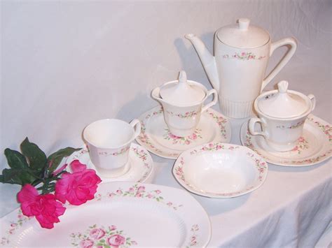 Vintage China Tea Set with Pink Floral Pattern – Haute Juice