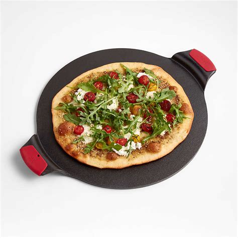 Lodge Cast Iron Pizza Pan + Reviews | Crate & Barrel