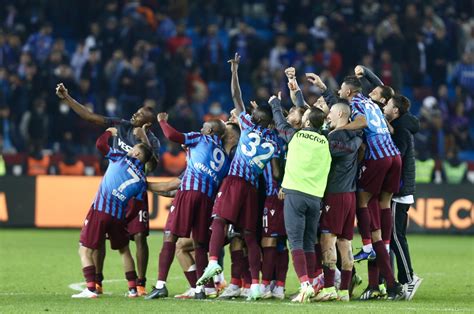 Trabzonspor continues unbeaten streak, Galatasaray draws | Daily Sabah