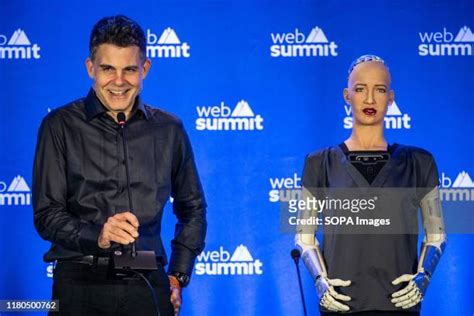 Sophia Robot Photos and Premium High Res Pictures - Getty Images