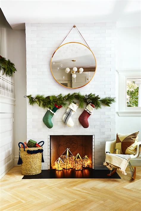 52 Best Christmas Mantel Ideas - Festive Holiday Mantel Decor