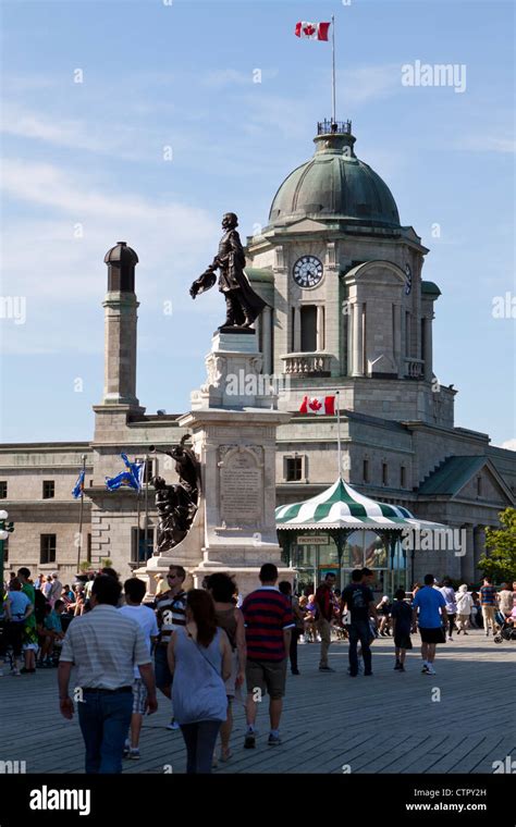 Samuel de Champlain statue in downtown Quebec city Stock Photo - Alamy