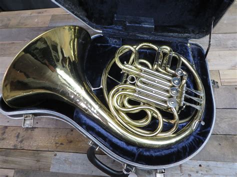 Used Intermediate French Horn – Double – Conn 6D | Star City Music