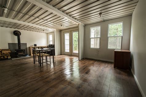 A Canadian man built this off-grid shipping container home for just ...