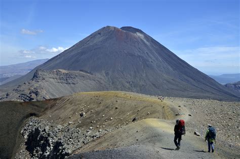 8 Most Amazing Volcanoes in New Zealand – Touropia Travel