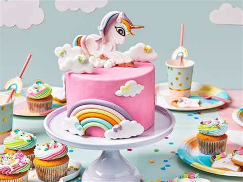 Unicorn rainbow cake - FunCakes