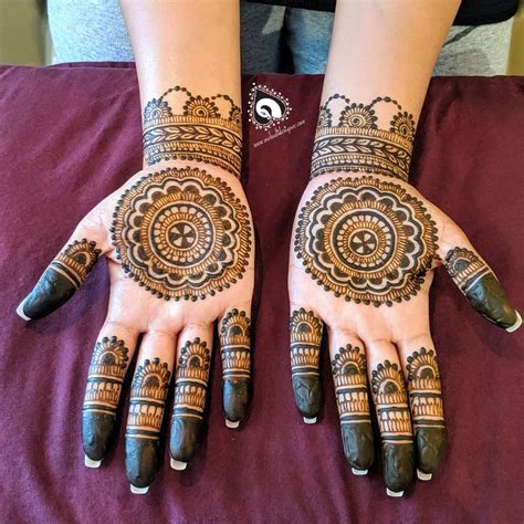 Simple Mehndi Designs For Left Hand Palm By Henna Artists 6840 | Hot ...