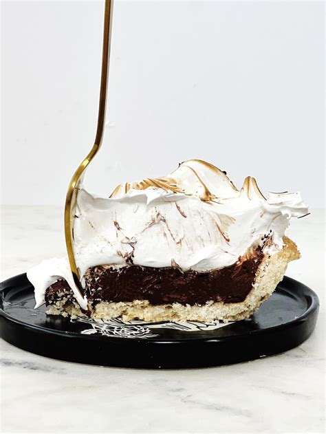 New-Fashioned Chocolate Meringue Pie - The Vanilla Bean Blog