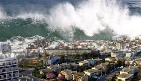 tsunami aceh tahun 2004: TSUNAMI ACEH