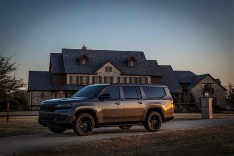 2023 Jeep Wagoneer L Stretches Out in NY - CNET