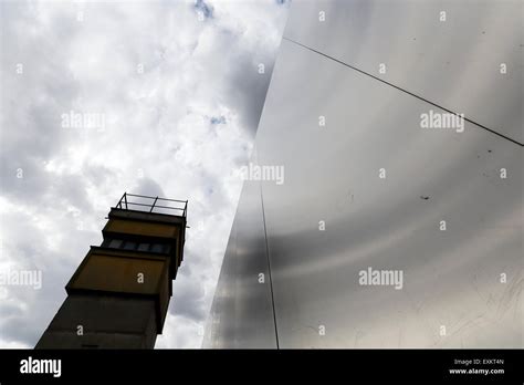 Berlin Wall Memorial Stock Photo - Alamy