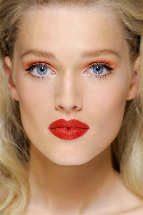 25 Glamorous Makeup Ideas with Red Lipstick