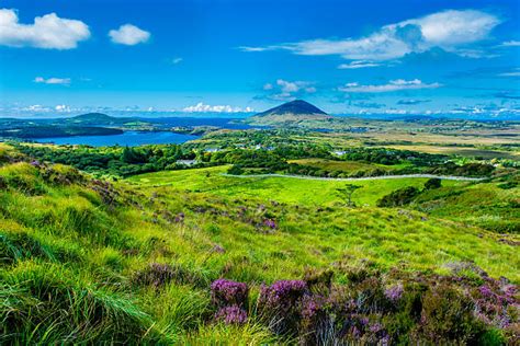 32,000+ Ireland Countryside Stock Photos, Pictures & Royalty-Free ...