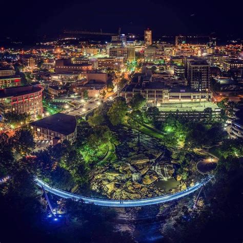 Downtown Greenville SC at night : r/BeAmazed