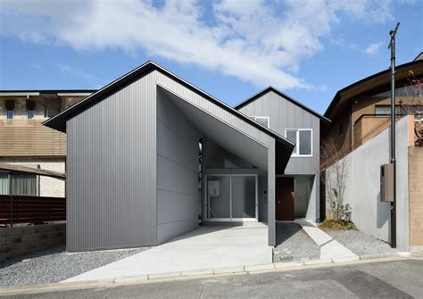 Gable Roof House / Alphaville Architects | ArchDaily