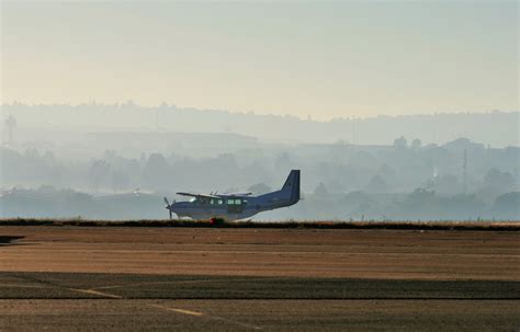 Cessna Caravan Landing Free Stock Photo - Public Domain Pictures