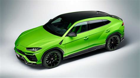 Lamborghini Urus Price, Specs, Photos & Review