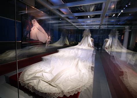 Princess Diana Exhibit Final Showing in Cincy Includes Royal Wedding ...