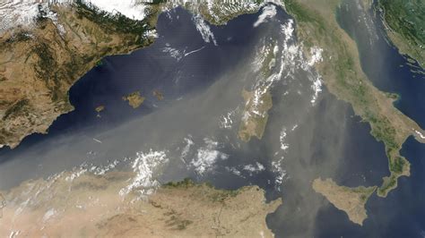 How Does Desert Dust from the Sahara Affect Global Climate? | Britannica