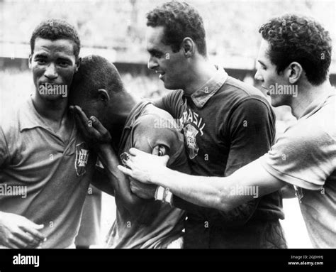 Pele 1958 world cup hi-res stock photography and images - Alamy