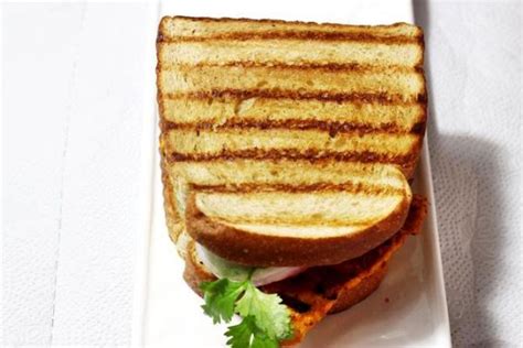 Grilled chicken sandwich on tawa | Indian tandoori chicken sandwich