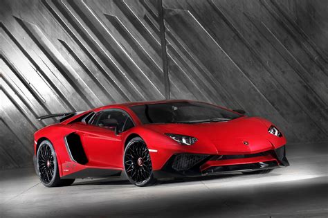 Video: Brutal Lamborghini Aventador SV Acceleration! - GTspirit