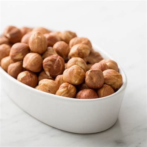 25 lb. Bulk Raw Hazelnuts (Round) - Holmquist Hazelnuts