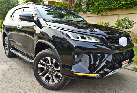 Toyota Fortuner Legender 2022 - Car Zone