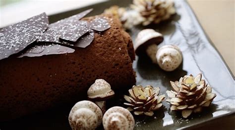 Buche de Noel Recipe in 3 Days - Entertaining with Beth