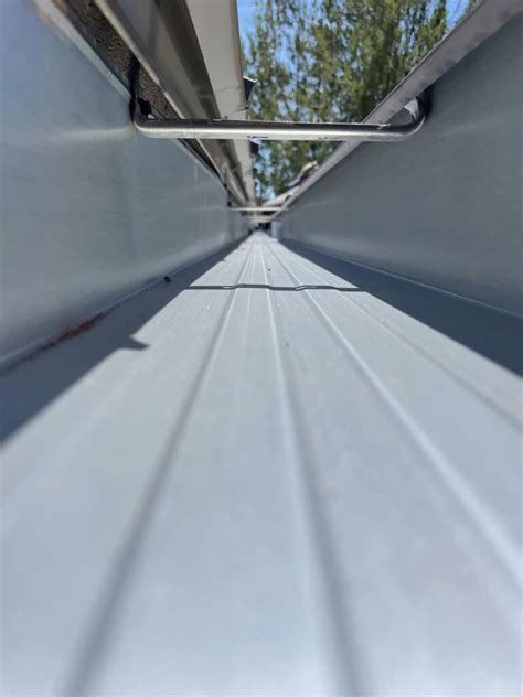 Seamless Gutters vs. Regular Gutters - What You Should Know