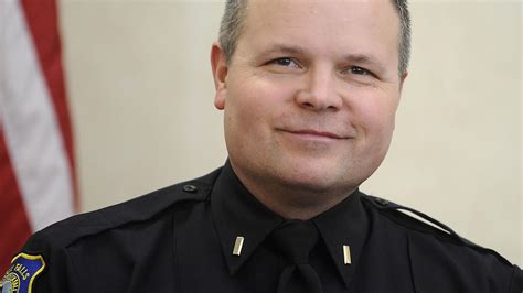 Council formally appoints new police chief