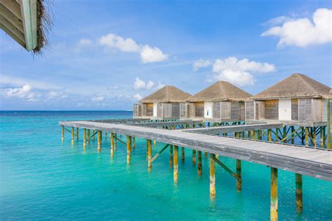 Beach Huts on the Sea in Maldives · Free Stock Photo