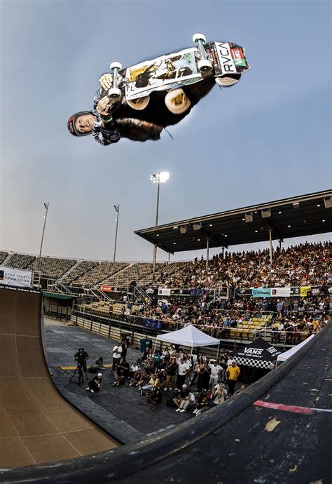 Tony Hawk Vert Alert - Christian Hosoi Rocket Air Photo at TheBoardr.com