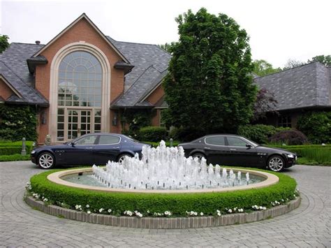 Driveway with Fountain | Circle driveway landscaping, Home fountain ...