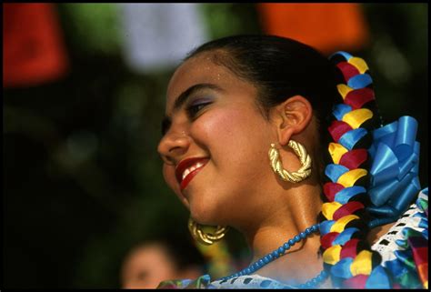 [Ballet Folklorico Dancer] - The Portal to Texas History