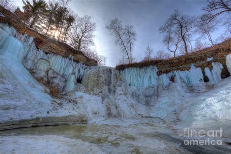 Minnehaha Falls Minneapolis Minnesota Winter Morning Photograph by ...