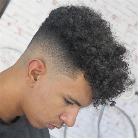 Latest 2018 Best Fade Haircuts - Men's Hairstyle Swag