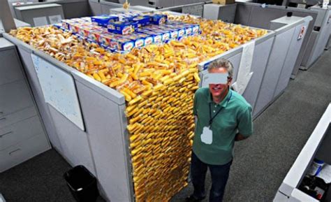 These are the 23 meanest office pranks EVER. The last one is pure evil.