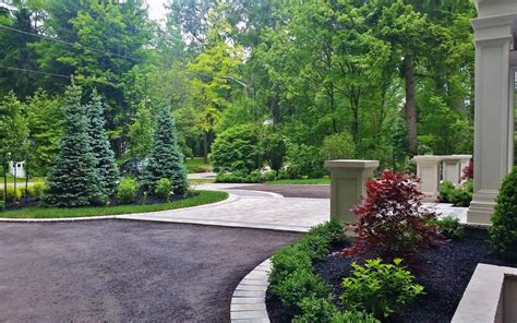 Circular Driveway Landscaping Design in Oakville to the Classic House