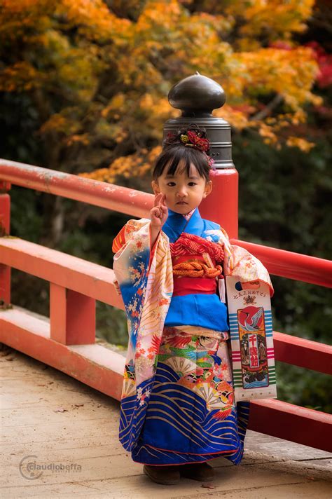 Autumn fashion - Traditions of Japan in Miyajima Momijidani Park