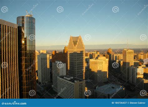 Detroit, Michigan Skyline at Sunset Editorial Photography - Image of ...