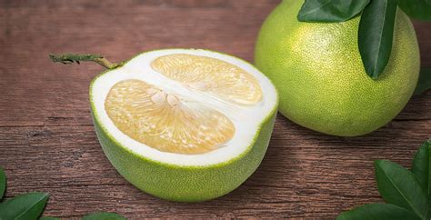 Pomelo Fruit Benefits, Nutrition and How to Eat It - Dr. Axe