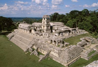 Ancient Mayan Architecture - Temples and Palaces