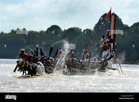 Aranmula Boat Race Stock Photo - Alamy