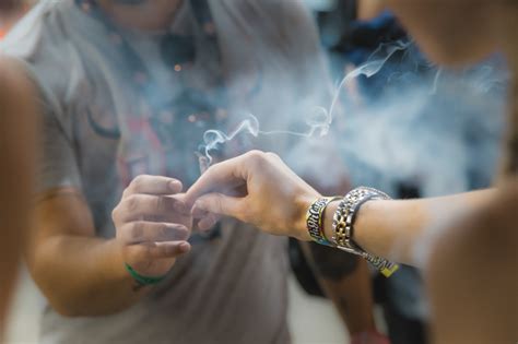 How to Smoke a Joint - Everything You Need to Know to Smoke Like a Pro