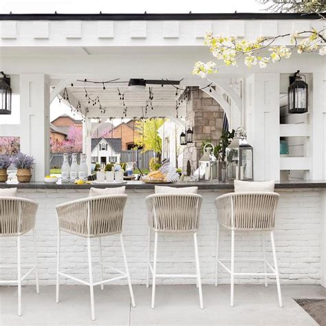 10 Stylish Outdoor Kitchen Bar Ideas | The Family Handyman