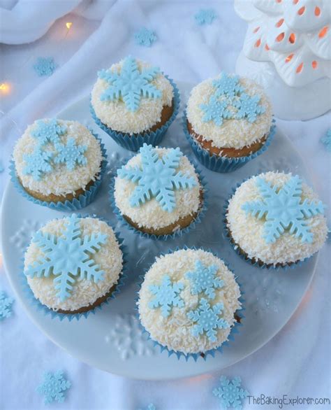 Snowball Cupcakes - The Baking Explorer