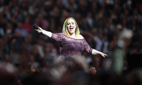 Adele Live Concert_01-adele-tour the finale wembley stadium - Distract